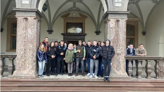 Uczniowie klas czwartych na wycieczce w Kielcach